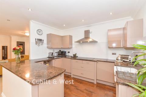 undefined, Beechwood Avenue, Waterlooville PO7