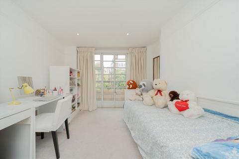 2 bedroom flat for sale, Winchester Court, Kensington W8