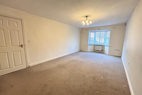 2 bedroom ground floor flat for sale, Howty Close, Wilmslow
