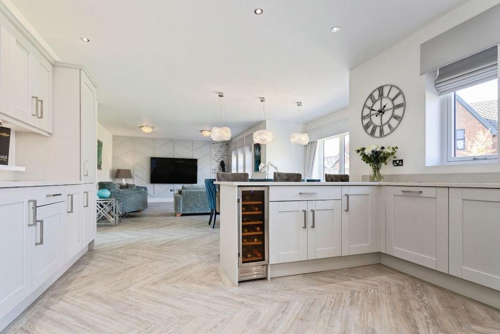 Kitchen/family
