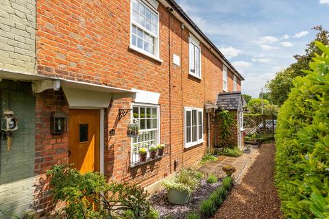 2 bedroom terraced house for sale, York Road, WEYBRIDGE, KT13