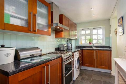 2 bedroom terraced house for sale, York Road, WEYBRIDGE, KT13