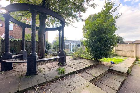 4 bedroom end of terrace house for sale, Langley Avenue, Middleton, Manchester, M24