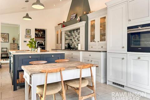 4 bedroom detached house for sale, Park Road, East Molesey KT8