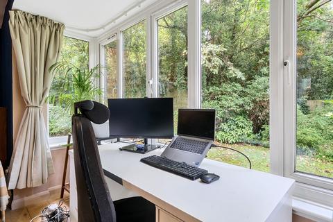 1 bedroom apartment for sale, Linwood Close, London