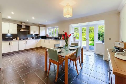 5 Beltane Close, East Preston, Littlehampton, BN16 1FH