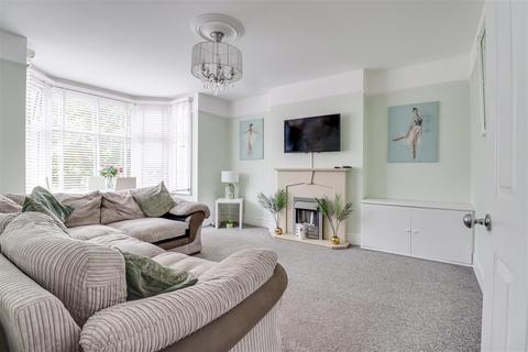 undefined, Oakleigh Park Drive, Leigh-on-Sea SS9