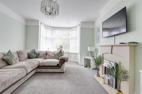 undefined, Oakleigh Park Drive, Leigh-on-Sea SS9