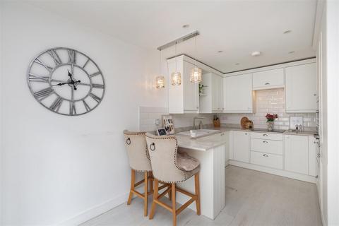 19 Northfield, Hartley, Longfield, DA3 7EW