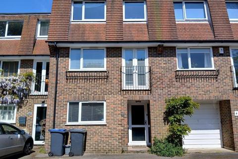 undefined, Yew Tree Court, Canterbury CT3