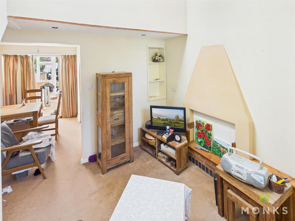 CAM01348 G0-PR0748-STILL004.jpg