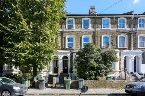 2 bedroom flat for sale, Eastlake Road, London, SE5