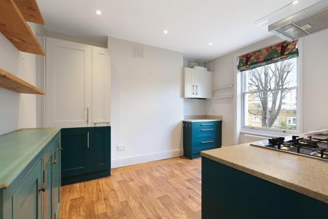 2 bedroom flat for sale, Eastlake Road, London, SE5