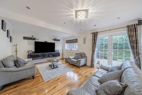 4 bedroom detached house for sale, Leavesden Road, Stanmore