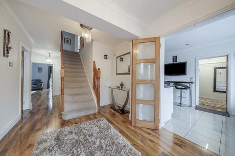 4 bedroom detached house for sale, Leavesden Road, Stanmore