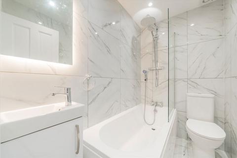 34 Avenue Road, Hampton, TW12 2BE