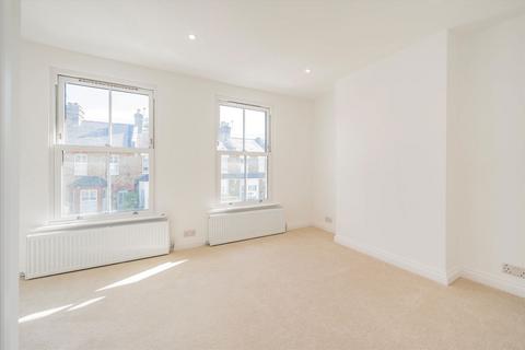 34 Avenue Road, Hampton, TW12 2BE