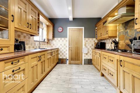 7 Bushy Park, Wainfelin, Pontypool, NP4 6ED