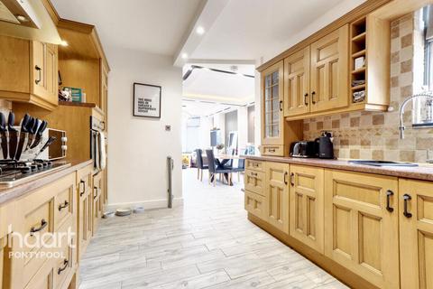 7 Bushy Park, Wainfelin, Pontypool, NP4 6ED