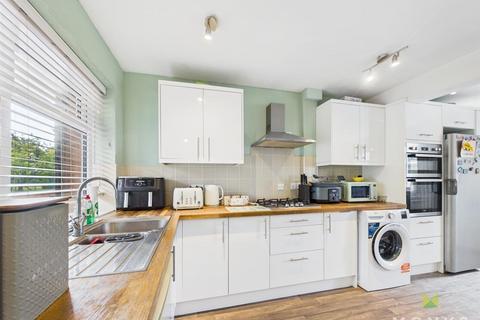 3 bedroom terraced house for sale, Mereside, Shrewsbury
