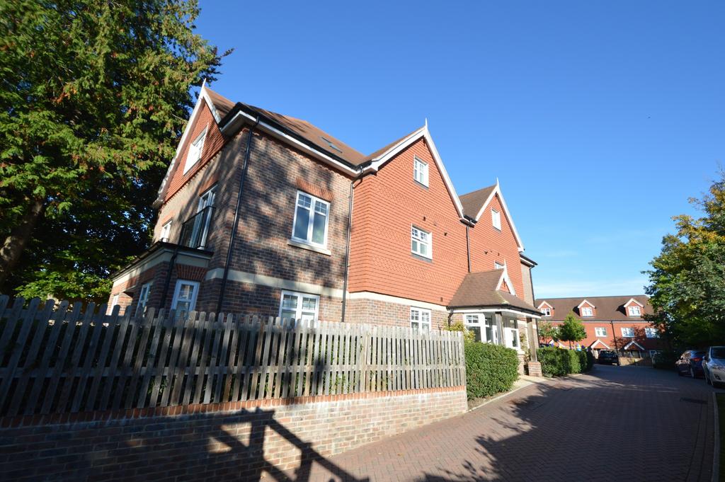 Cricketers Close