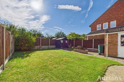 3 bedroom semi-detached house for sale, Nabbott Road, Chelmsford