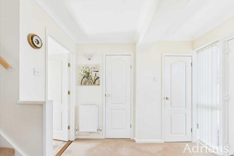 3 bedroom semi-detached house for sale, Nabbott Road, Chelmsford