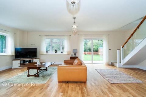 undefined, Chobham Road, Woking