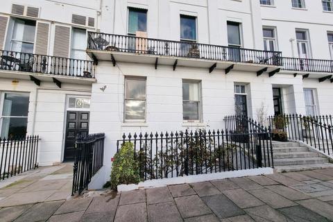 2 bedroom flat to rent, Lewes Crescent, Brighton, BN2