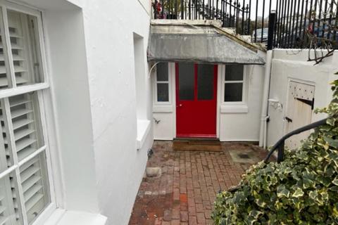 2 bedroom flat to rent, Lewes Crescent, Brighton, BN2