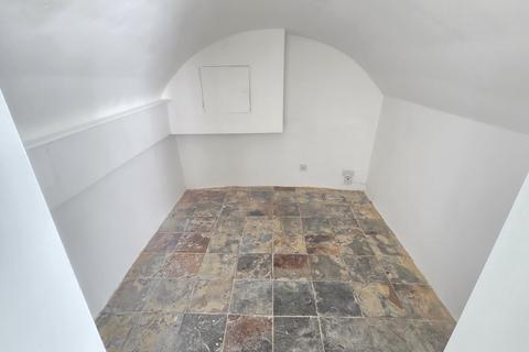 2 bedroom flat to rent, Lewes Crescent, Brighton, BN2