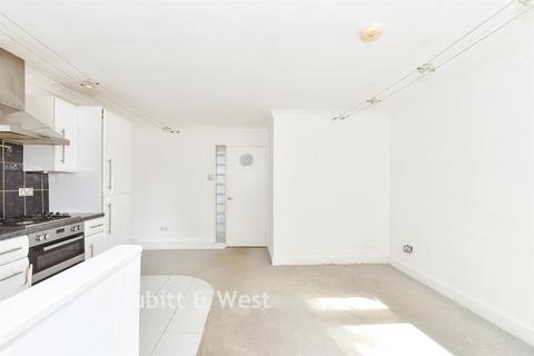 1 bedroom ground floor maisonette for sale, Cedar Way, Haywards Heath, West Sussex