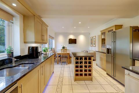 4 bedroom detached house for sale, Rectory Road, Worthing