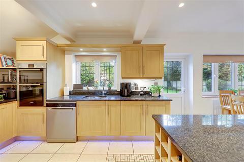 4 bedroom detached house for sale, Rectory Road, Worthing