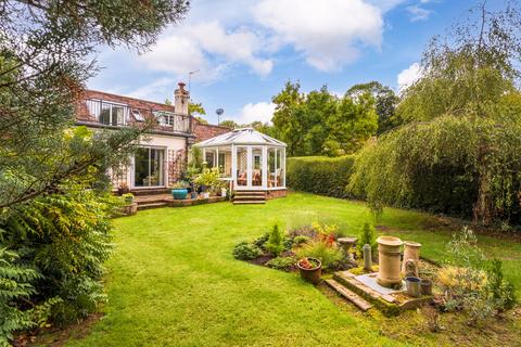 undefined, Broadplat, Henley-on-Thames RG9