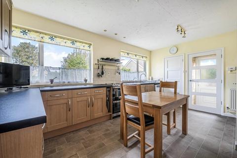 undefined, Manor Park, Great Somerford