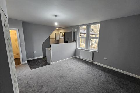 1 bedroom duplex to rent, Town Street, Stanningley, Pudsey