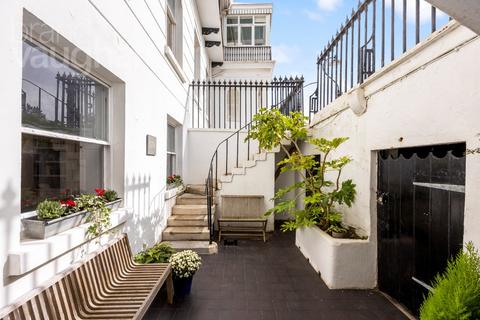undefined, Lewes Crescent, Brighton, East Sussex, BN2