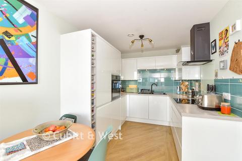 2 bedroom apartment for sale, Horizon, Southsea PO4