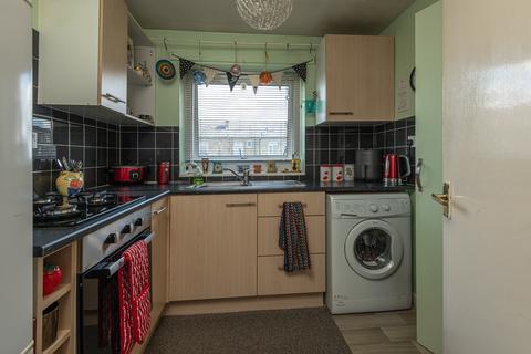 1 bedroom flat for sale, Marshall Close, Morley LS27