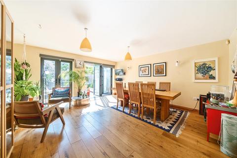 4 bedroom terraced house for sale, Eaton Drive, Kingston Upon Thames KT2