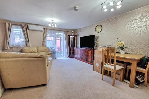 4 bedroom townhouse for sale, Saxon Way, Great Denham, Bedford