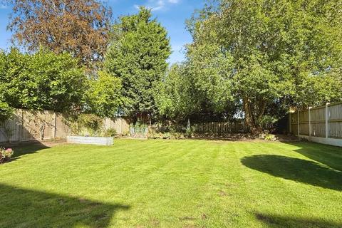 undefined, Woodford Road, Woodford