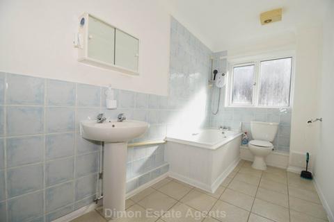 2 bedroom flat for sale, Bartons Court, Forton Road, Gosport