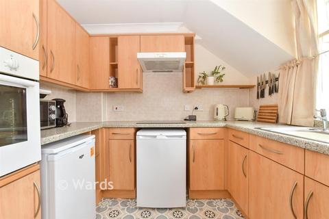2 bedroom apartment for sale, Beechwood Avenue, Deal, Kent