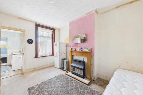 3 bedroom terraced house for sale, Beche Road, Colchester CO2