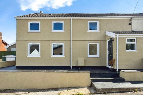 3 bedroom end of terrace house for sale, Crown Road, Bridgend CF33