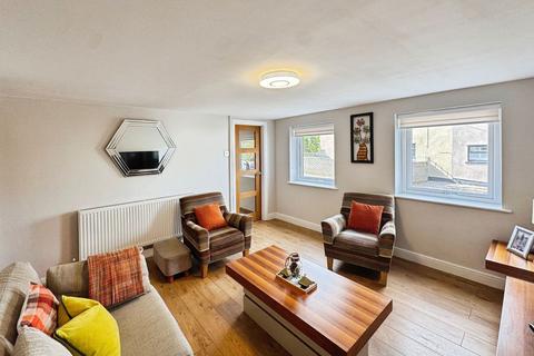 3 bedroom end of terrace house for sale, Crown Road, Bridgend CF33