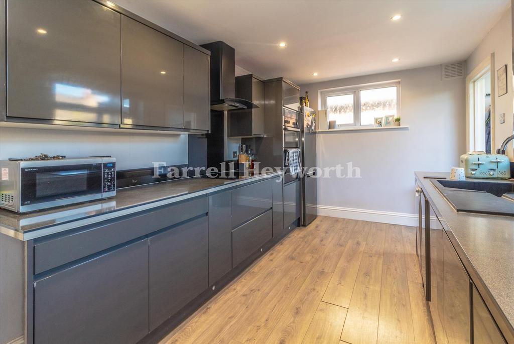 Kitchen image 3