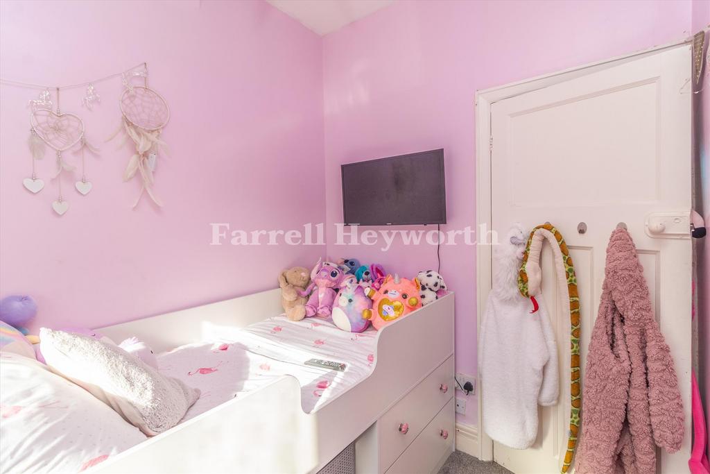 Bedroom 3 image 2